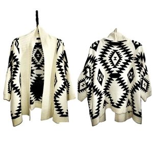 Tribal Design cardigan black & white